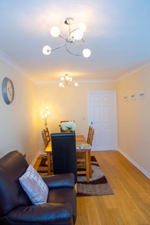 Romulus Court Fenham Villa Нюкасъл ъпон Тайн Екстериор снимка