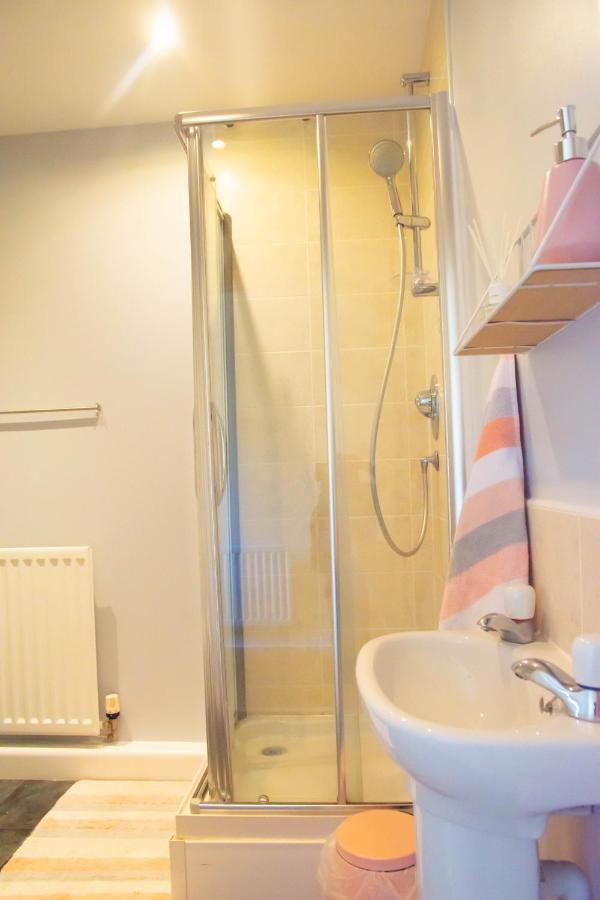 Romulus Court Fenham Villa Нюкасъл ъпон Тайн Екстериор снимка